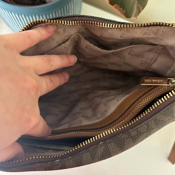 Michael Kors Handbag - Picture 7 of 10